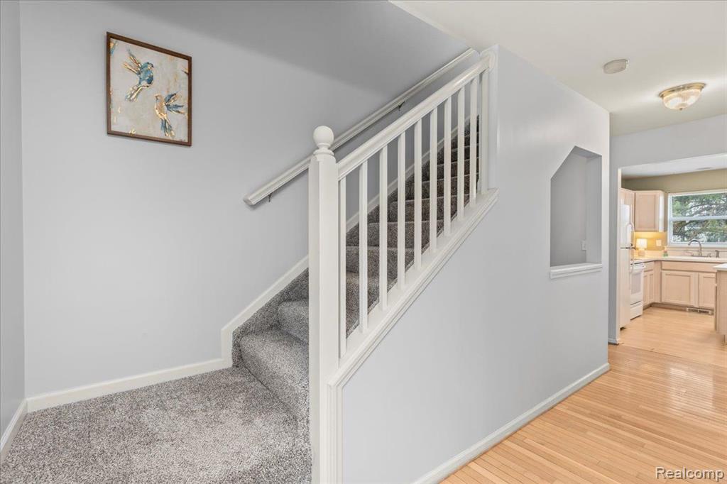 436 Pine Valley Court, Oxford, MI 48371 — Photo 19