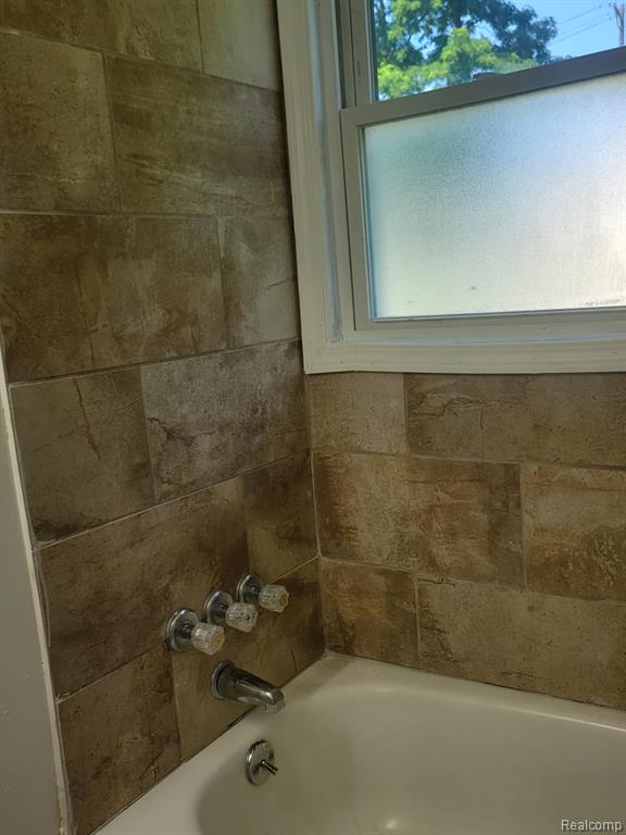 7027 Chalmers Avenue, Warren, MI 48091 — Photo 11
