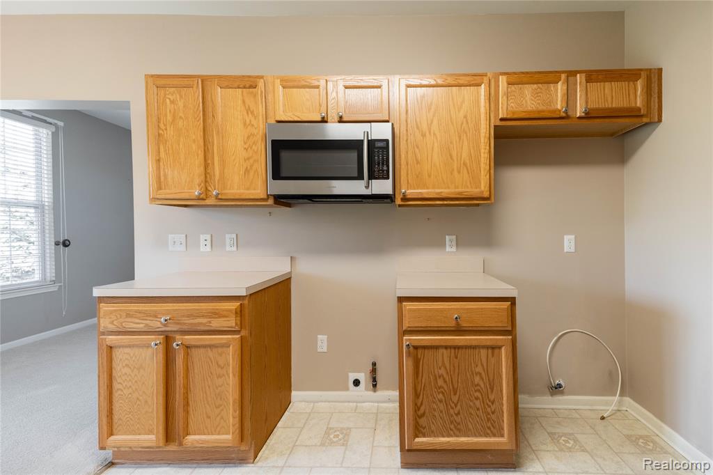 26624 Kirkway Circle, Woodhaven, MI 48183 — Photo 14