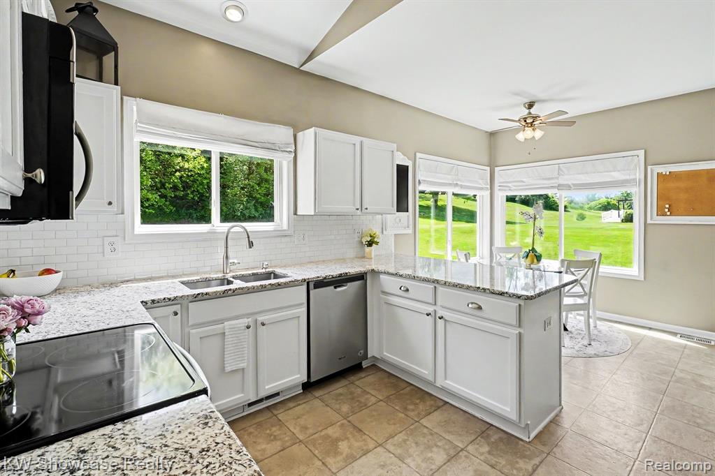 6030 N Bryan, White Lake, MI 48383 — Photo 11