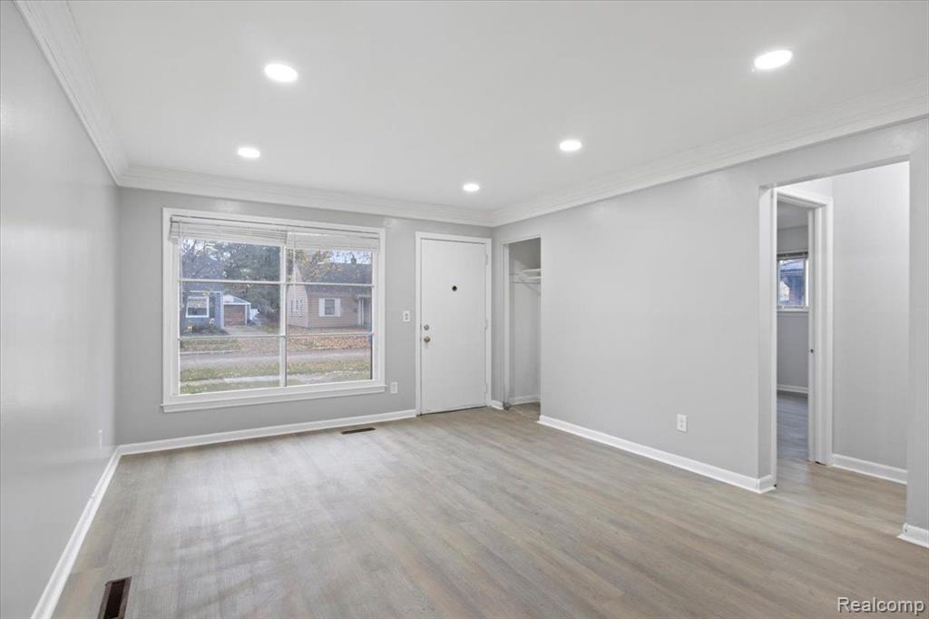 4984 Huron Street, Dearborn Heights, MI 48125 — Photo 9