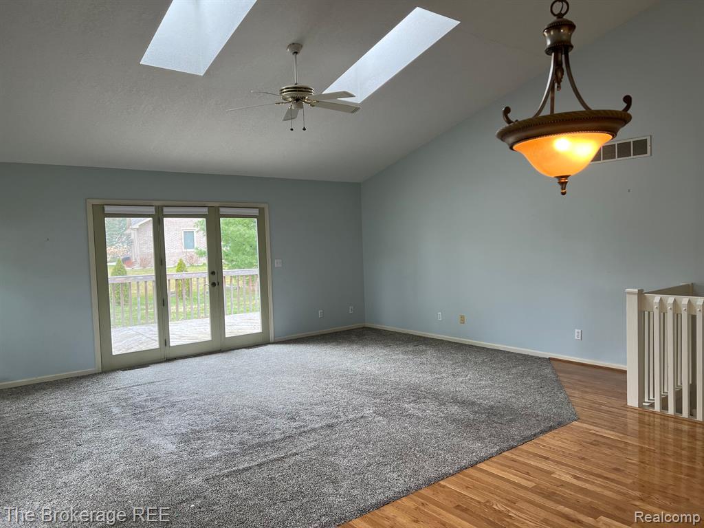 6112 NORMANDY Drive, Saginaw, MI 48638 — Photo 4