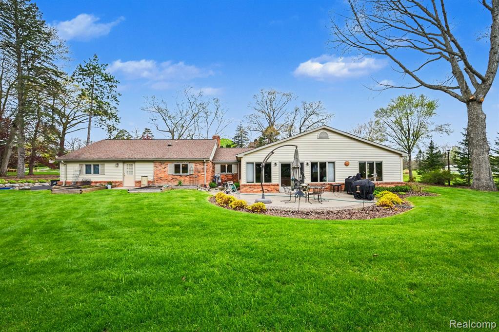 2080 Teggerdine Road, White Lake, MI — Photo 23