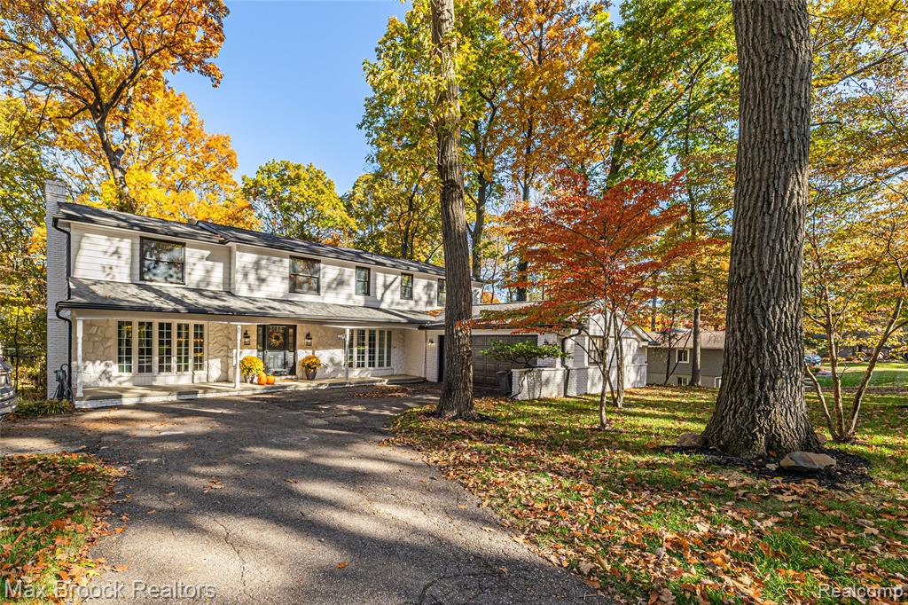 433 Whippers In Court, Bloomfield Hills, MI 48304 — front exterior