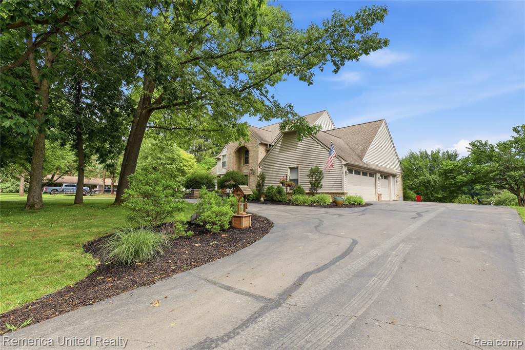 12825 Larkins Road, Brighton, MI 48114 — Photo 9