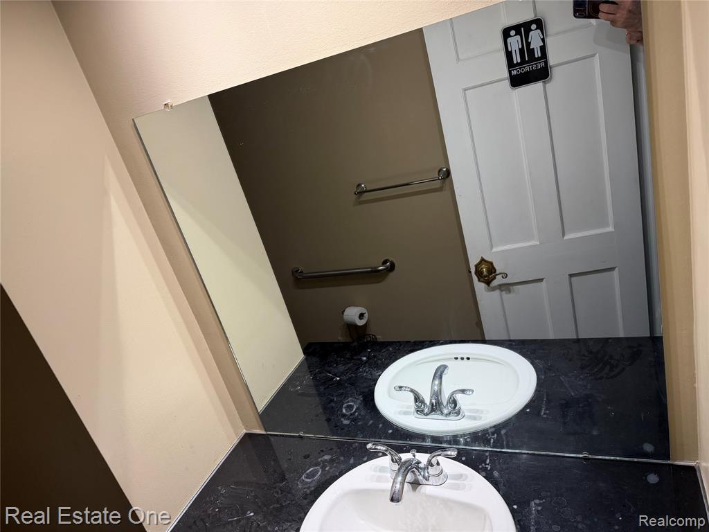7068 Heather Heath, West Bloomfield, MI — Photo 23