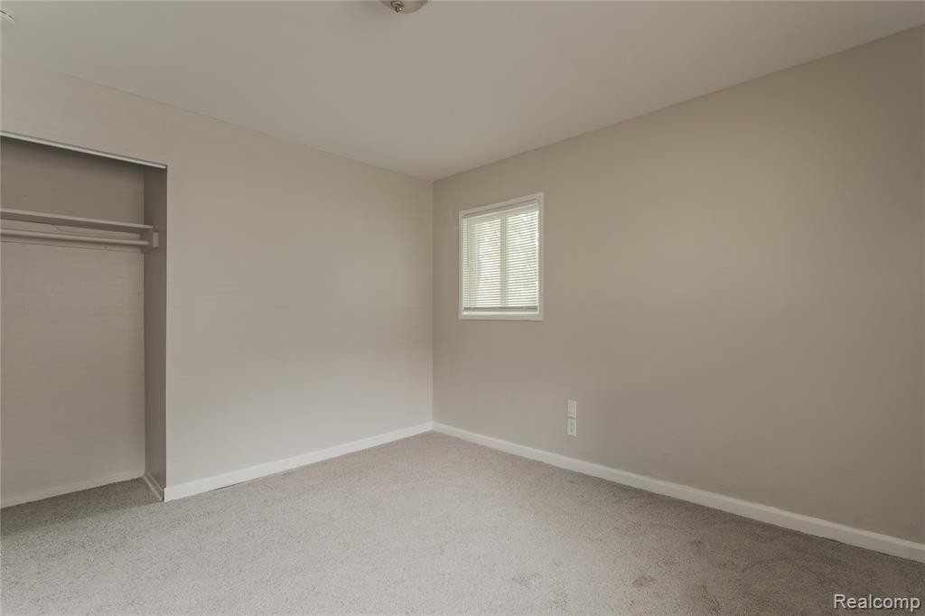 93 W Princeton Avenue, Pontiac, MI 48340 — Photo 18