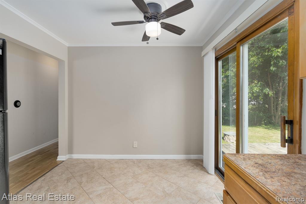 832 Southwood Drive, Fenton, MI 48430 — Photo 18