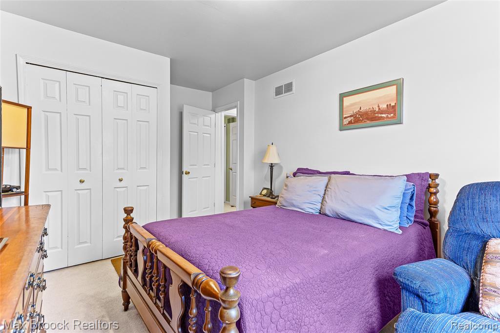 5492 Charrington Court, West Bloomfield, MI 48324 — Photo 21