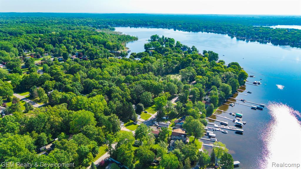 1111 Sarah Road, Pinckney, MI 48169 — Photo 42