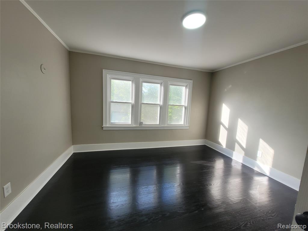 3241 Lawrence Street, Detroit, MI 48206 — Photo 15