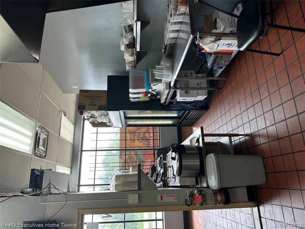19005 Telegraph RD, Detroit, MI 48219 — Photo 15