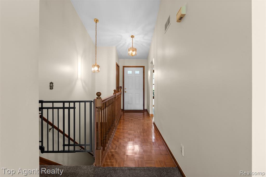 42618 Cassin Way, Clinton Twp, MI 48038 — Photo 4