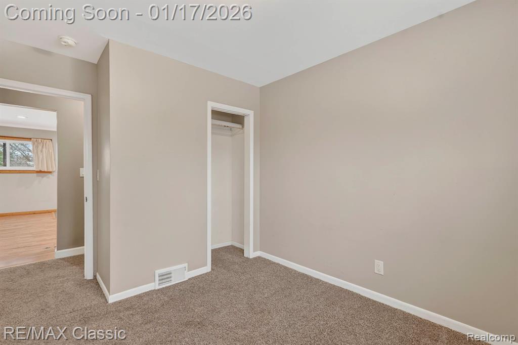 7346 S Shaker Drive, Waterford, MI 48327 — Photo 23