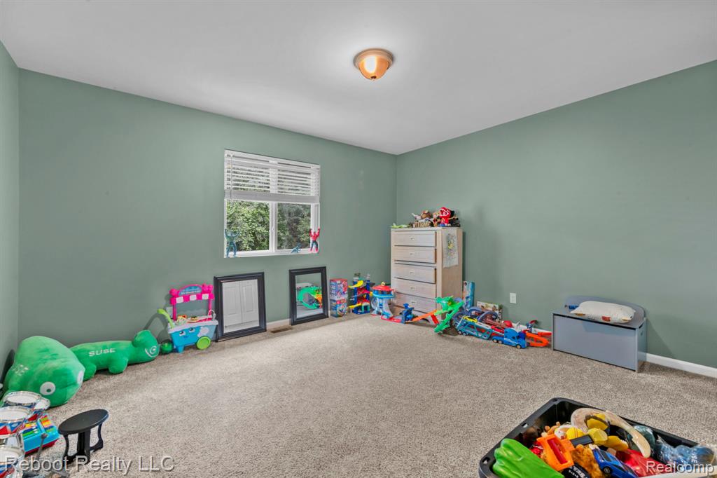 6555 Skylar Lane, Waterford, MI 48327 — Photo 16