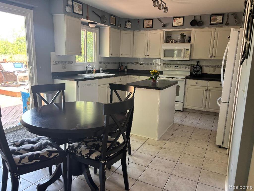 2136 Millstream Drive, Wixom, MI 48393 — Photo 6
