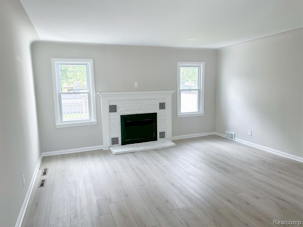 4013 CHENLOT Lane, Waterford, MI 48328 — Photo 6