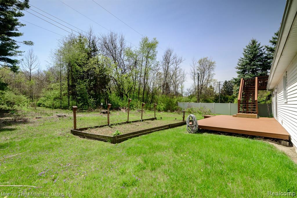 49335 WEAR Road, Belleville, MI 48111 — Photo 51