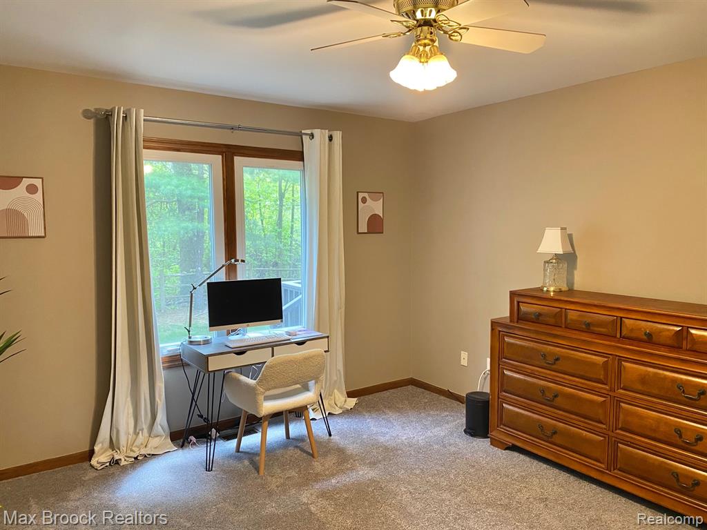 16226 PINE RIDGE Drive N, Fraser, MI 48026 — Photo 28