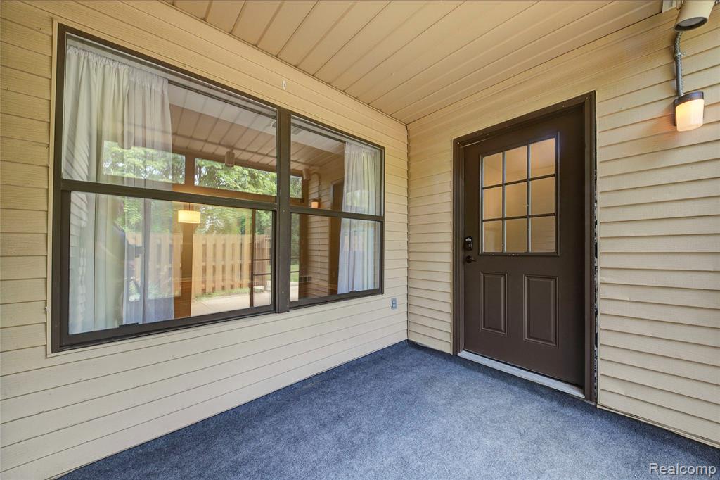 19143 Surrey Lane - Photo 2