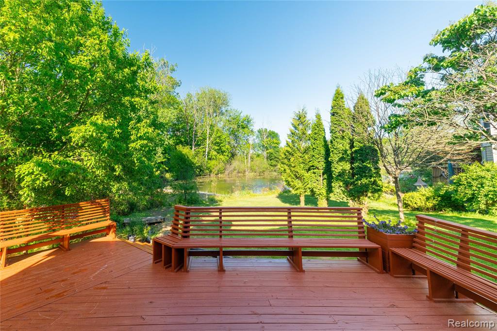 751 Lochaven Road, Waterford, MI 48327 — Photo 33