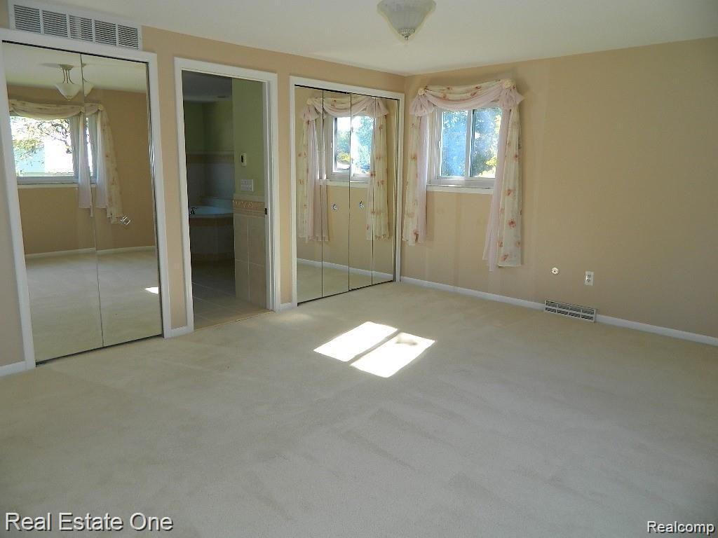 6927 Northpoint Drive, Troy, MI 48085 — Photo 22