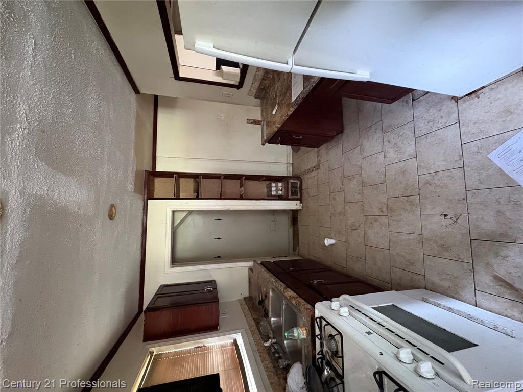 19431 Lyndon Street, Detroit, MI 48223 — Photo 6