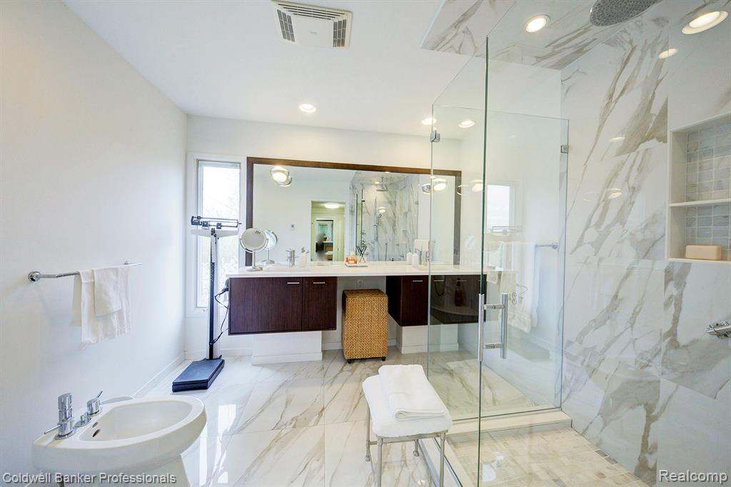 1921 Pine Ridge Lane, Bloomfield Hills, MI 48302 — Photo 39