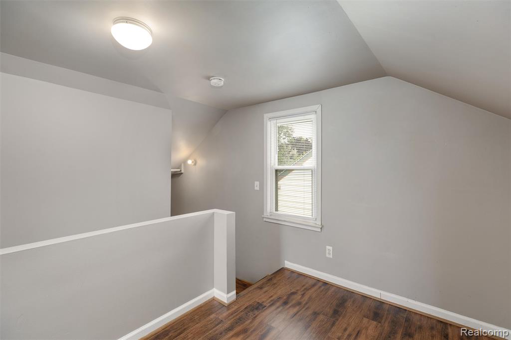 912 N Edison Avenue, Royal Oak, MI 48067 — Photo 18