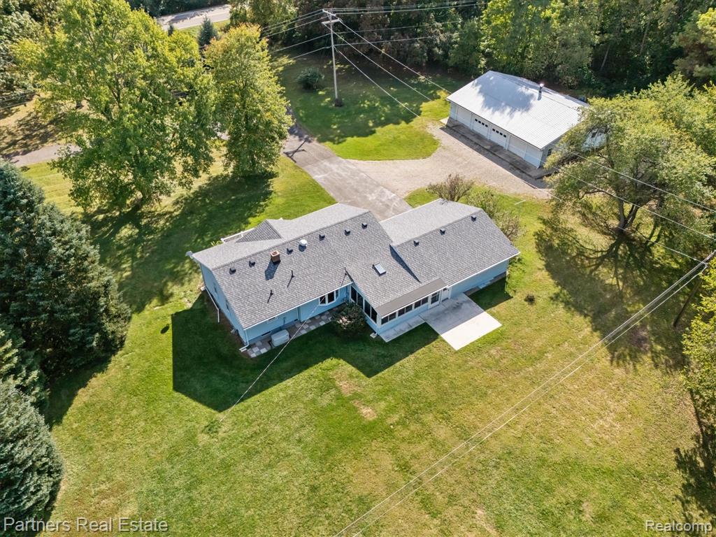 6505 Strawberry Lake Road, Hamburg, MI — Photo 4