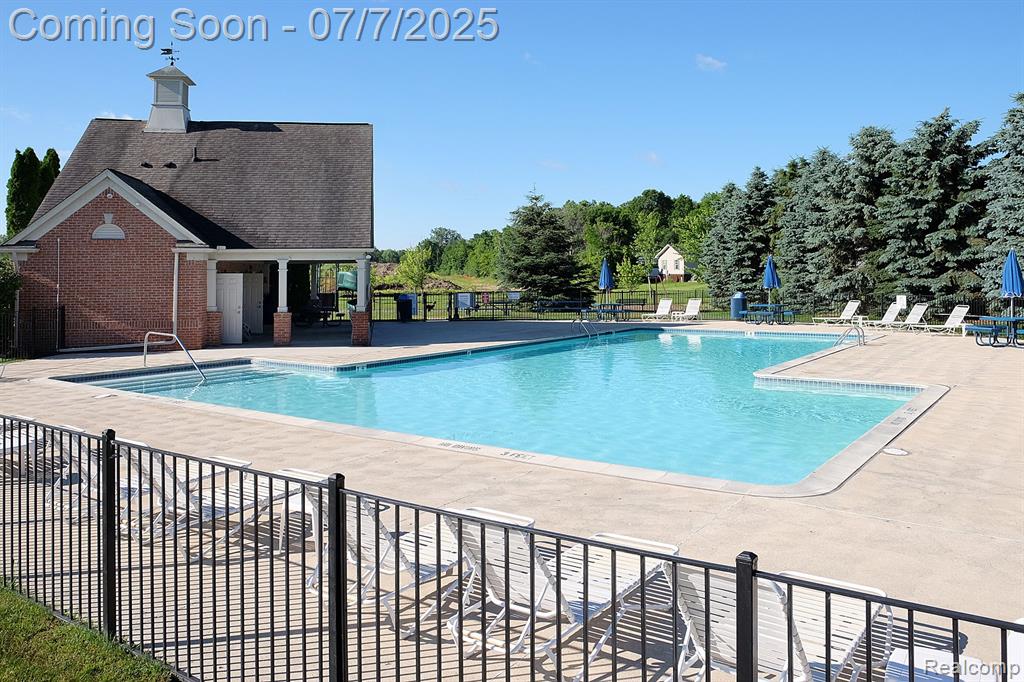 1875 N Kenwyck Drive, Ypsilanti, MI 48198 — Photo 4