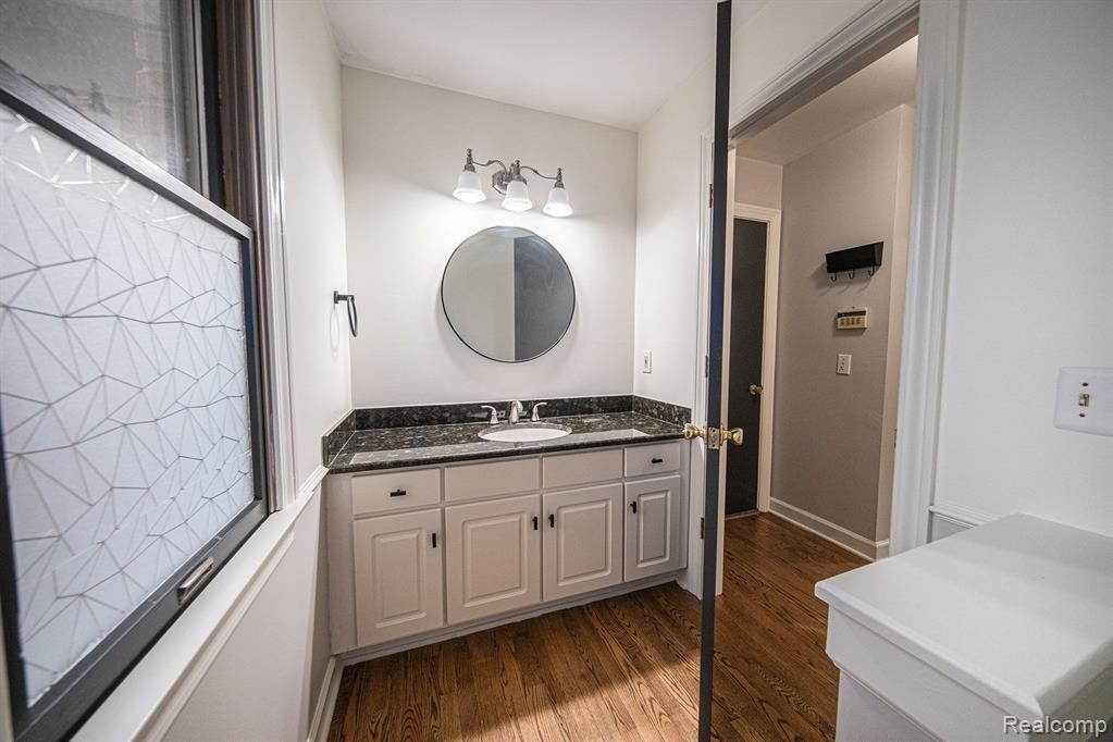 695 HERITAGE Drive, Milford, MI 48381 — Photo 13