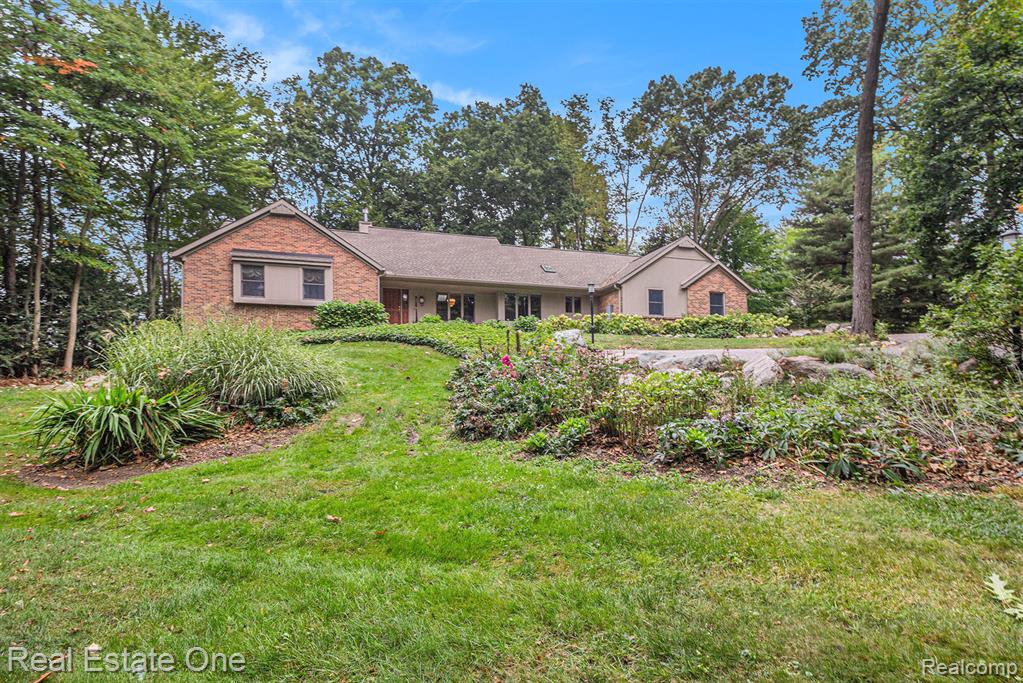 3125 N Tipsico Lake Road, Hartland, MI 48353 — Photo 3