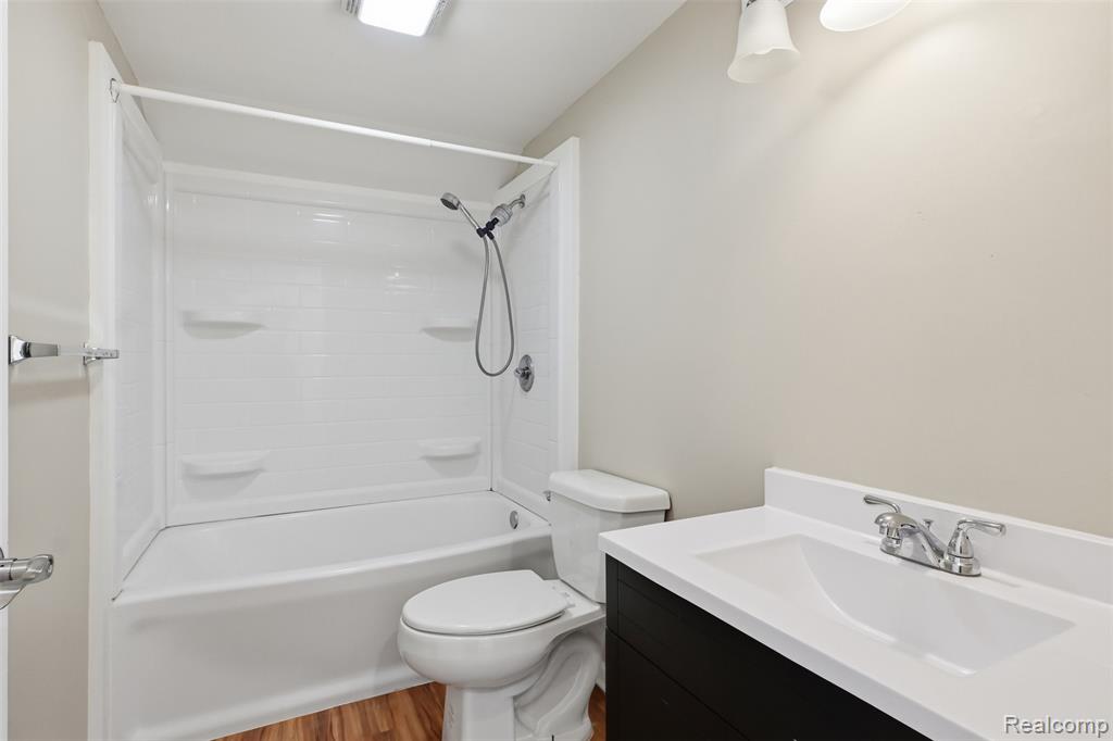532 E Broad Street, Linden, MI 48451 — Photo 11