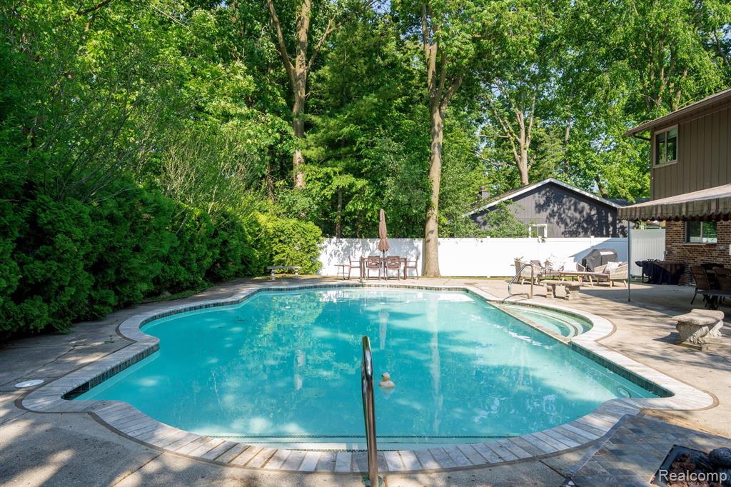 5156 Chestershire Court, West Bloomfield, MI — Photo 50