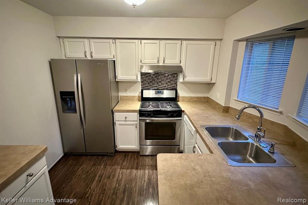 24502 Simmons Drive, Novi, MI — Photo 8