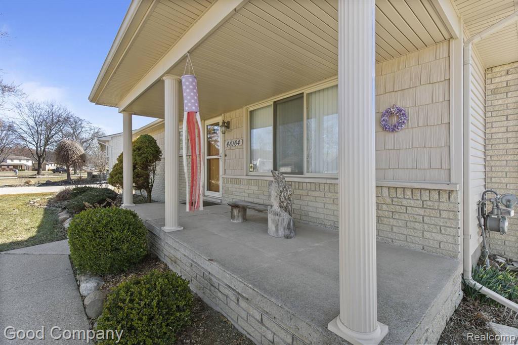 48164 MALLARD Drive, Chesterfield, MI 48047 — Photo 5