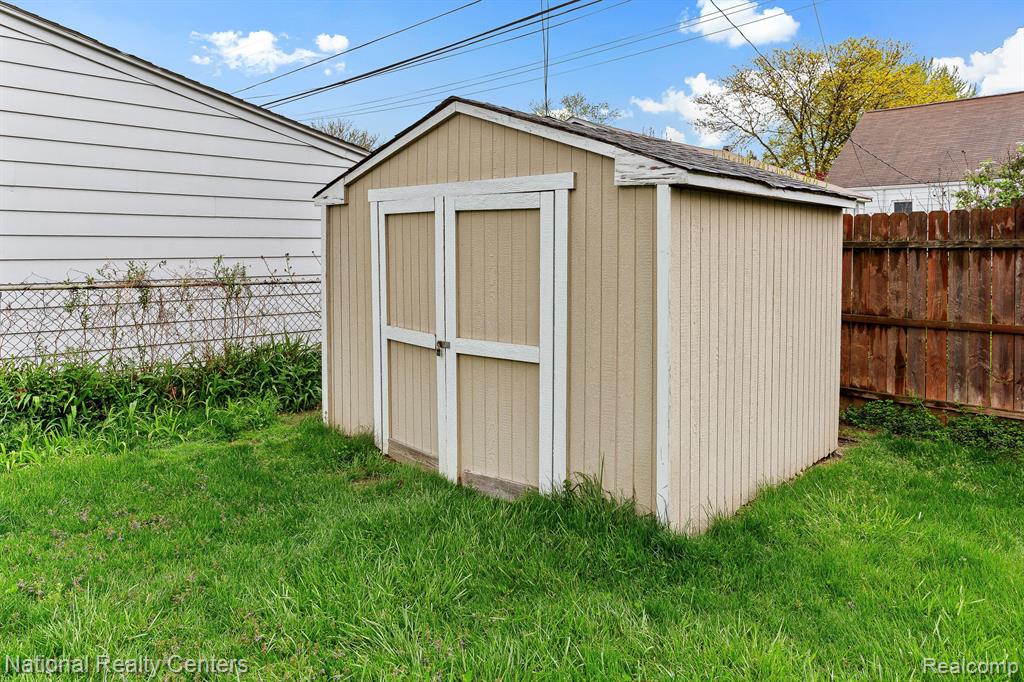 621 S Dorchester Avenue, Royal Oak, MI 48067 — Photo 29