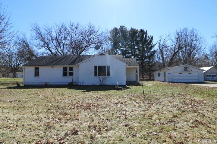 5184 E Mount Morris Road, Mount Morris, MI 48458 — front exterior