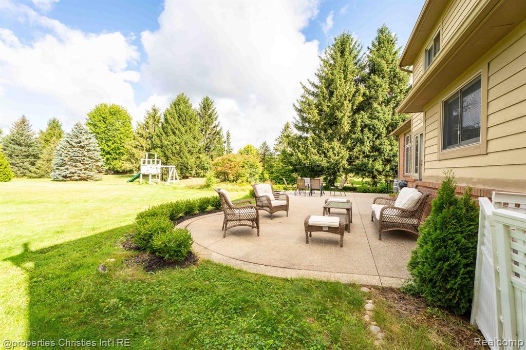 8410 S Shore Drive, Clarkston, MI 48348 — Photo 31