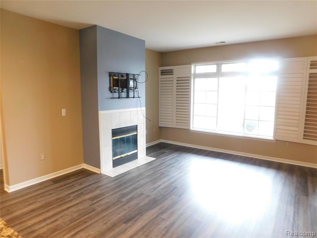 5589 Twin Oaks Drive, Sterling Heights, MI 48314 — Photo 16