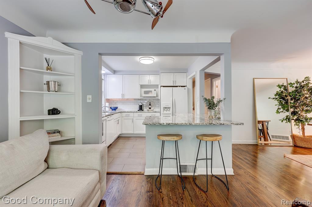 605 HELENE Avenue, Royal Oak, MI 48067 — Photo 13