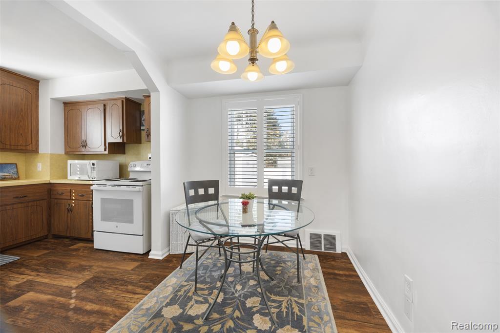7814 Park Avenue, Allen Park, MI 48101 — Photo 8