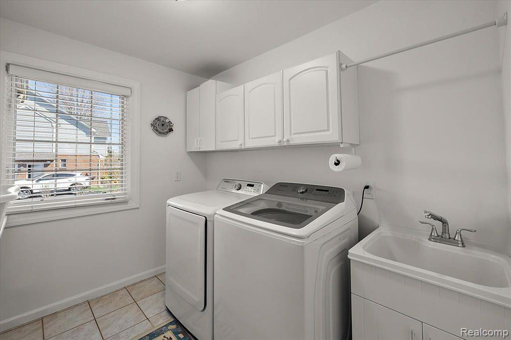 8449 S SHORE Drive, Clarkston, MI 48348 — Photo 27