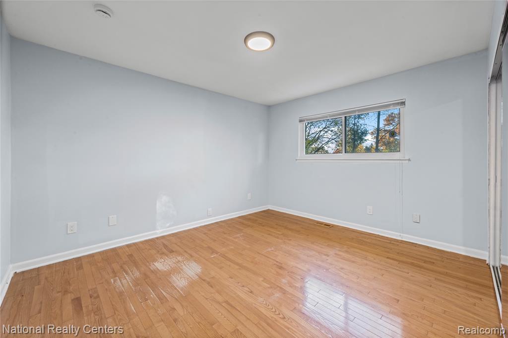 5501 Fox Chase Lane, Clarkston, MI — Photo 19