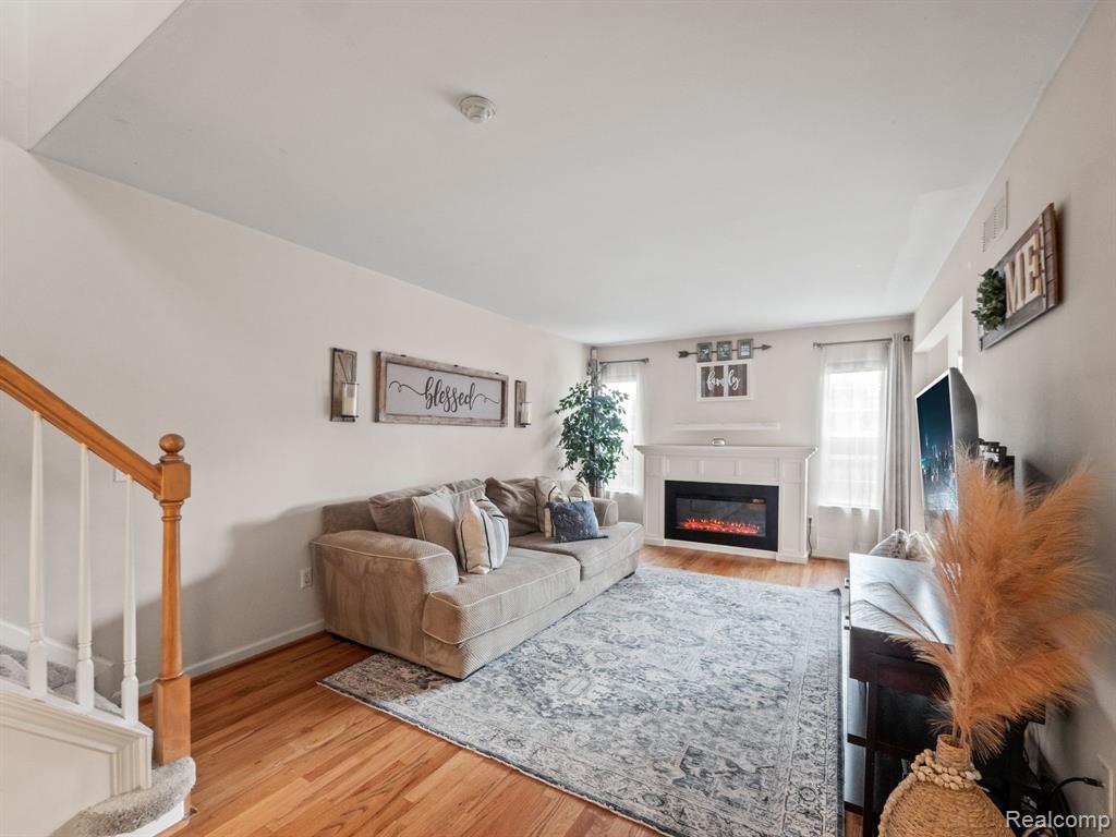 4081 HUNTERS Circle E, Canton, MI 48188 — Photo 4