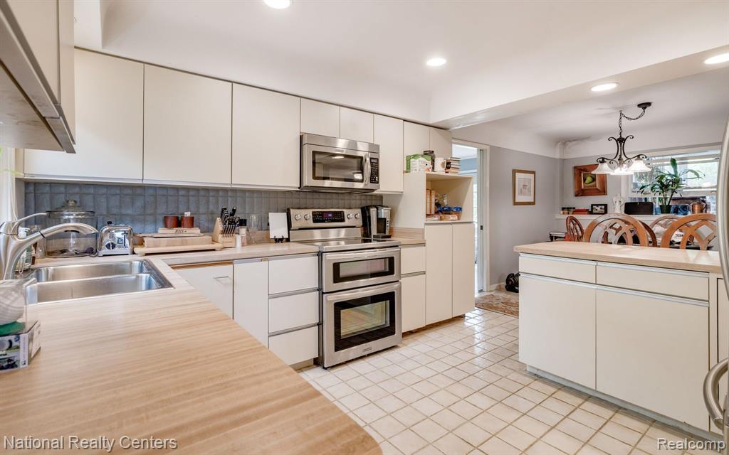 6450 Gilbert Lake Road, Bloomfield Hills, MI 48301 — Photo 10