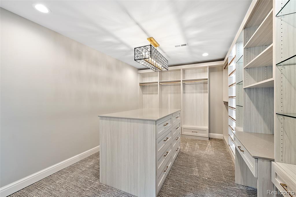 3268 Willis Drive, Oakland, MI, 48306