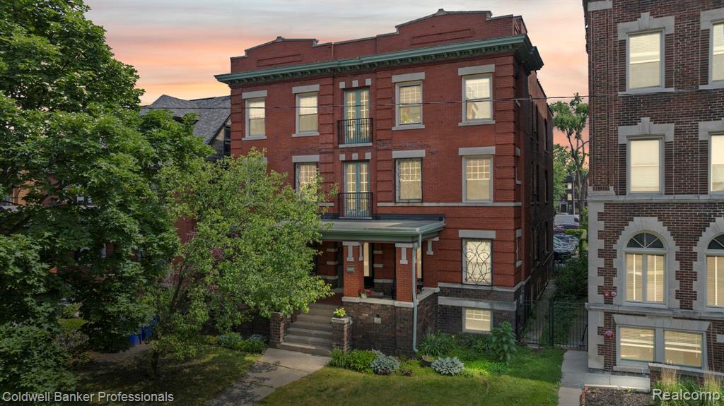 469 W Willis Street - Photo 2