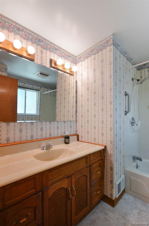 40509 Irval Drive, Sterling Heights, MI 48313 — Photo 22